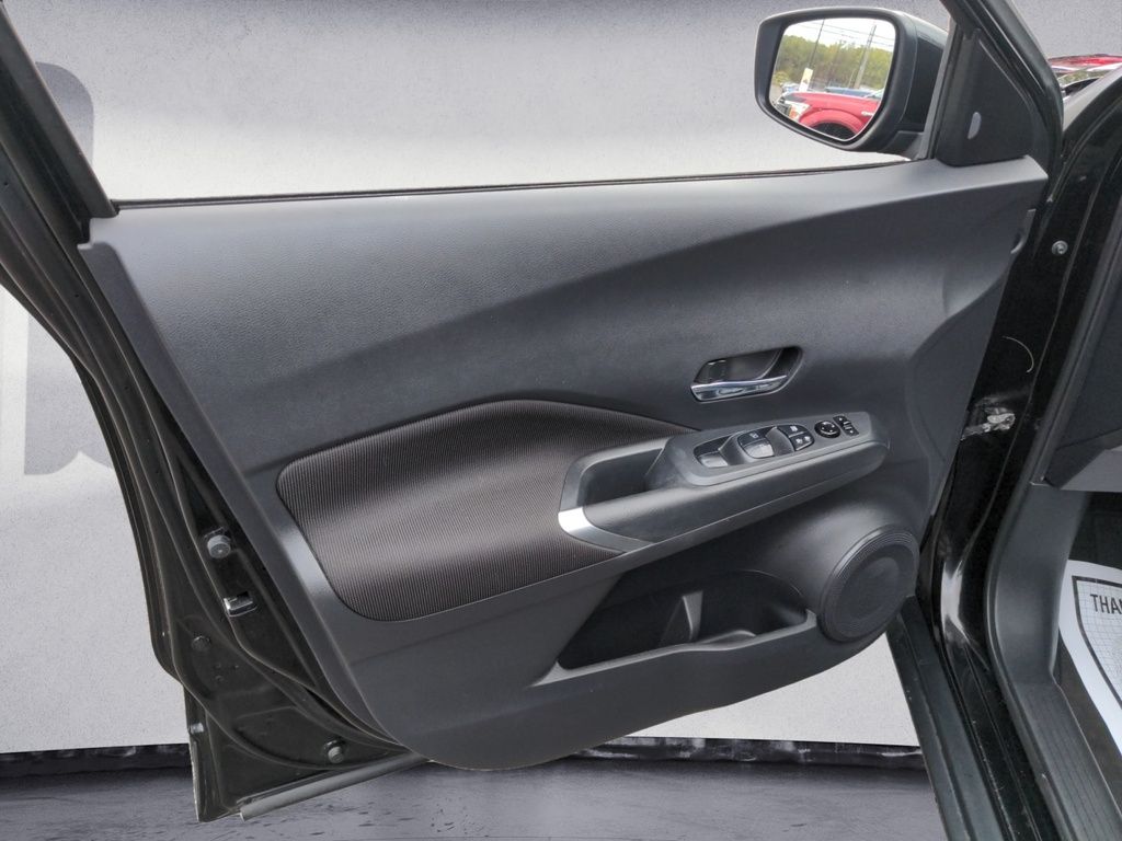 Nissan Kicks SV LOW KMS! 2021