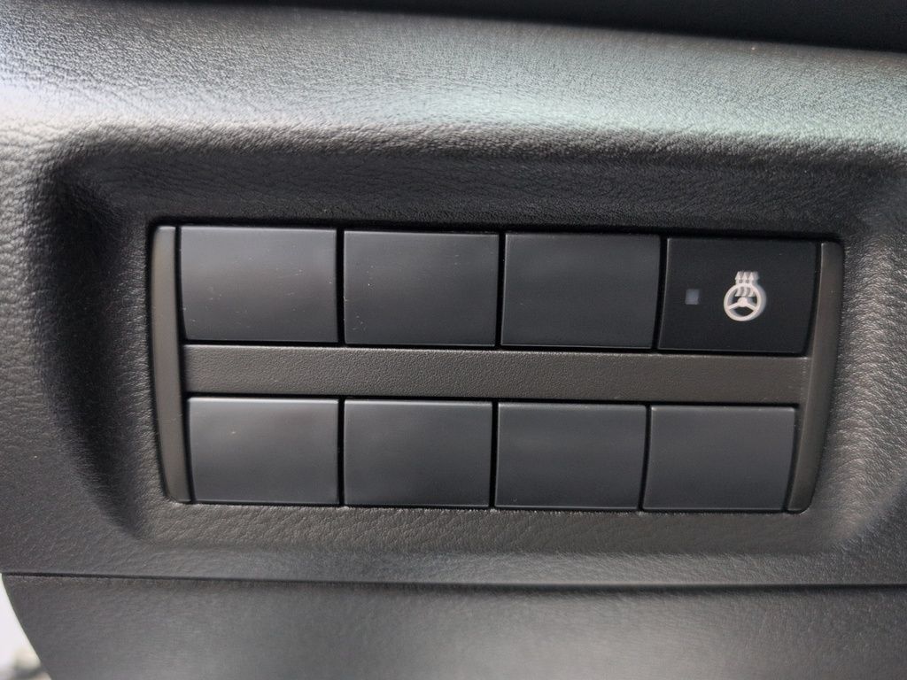 2021 Nissan Kicks SR LOW KMS