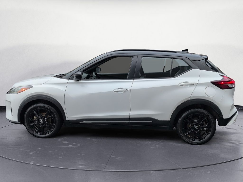 2021 Nissan Kicks SR LOW KMS