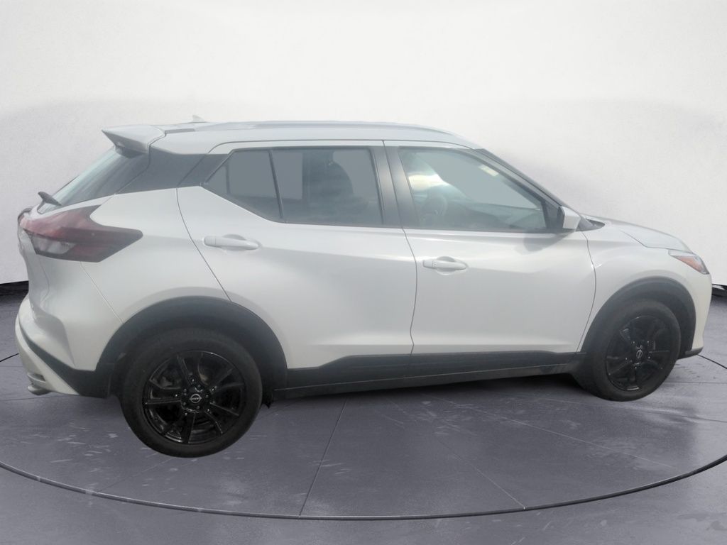 2022 Nissan Kicks SV PREM