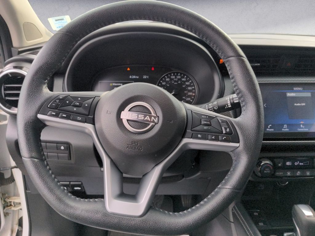 2022 Nissan Kicks SV PREM