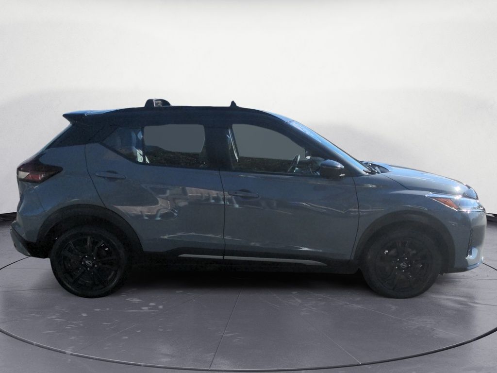 Nissan Kicks SR Premium LOW KMS!! 2023