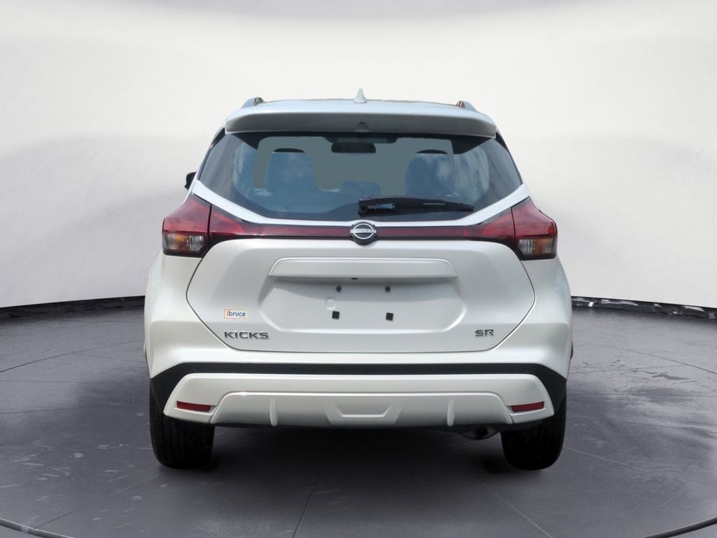 2024 Nissan Kicks SR Premium LOW KMS!!