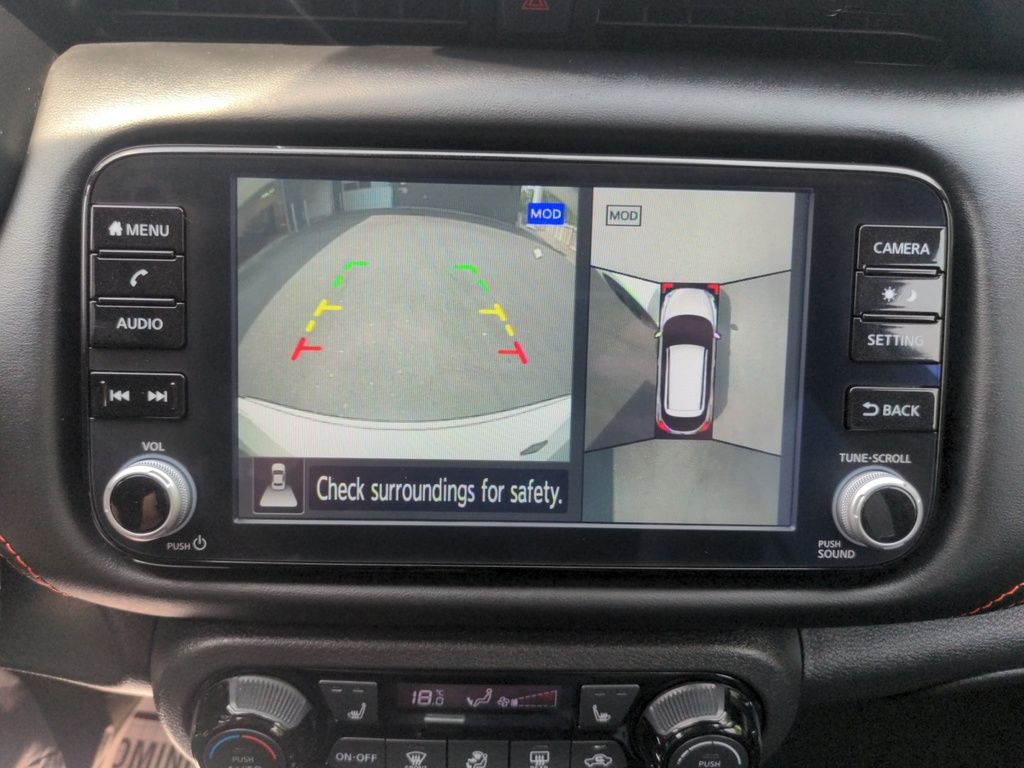 2024 Nissan Kicks SR Premium LOW KMS!!