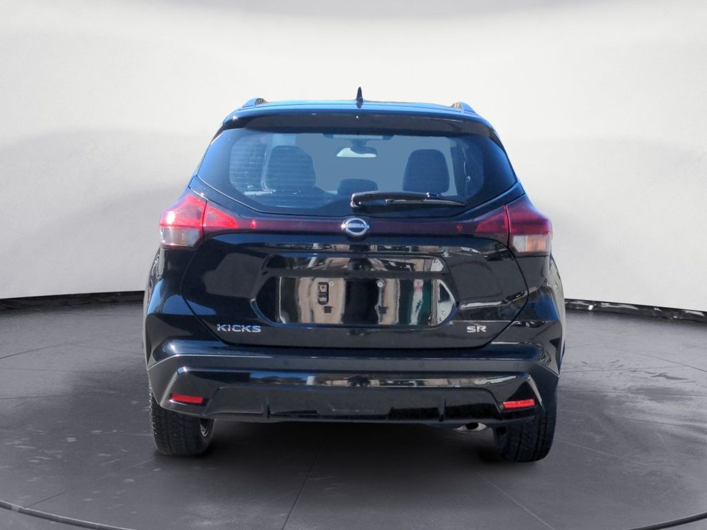 Nissan Kicks SR ! LOW KMS! Black Rims ! 2024