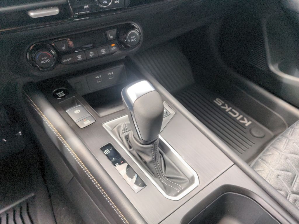 Nissan Kicks SV AWD! Manager Special ! 2025