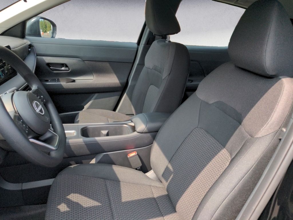 2025 Nissan Kicks S front wheel drive!