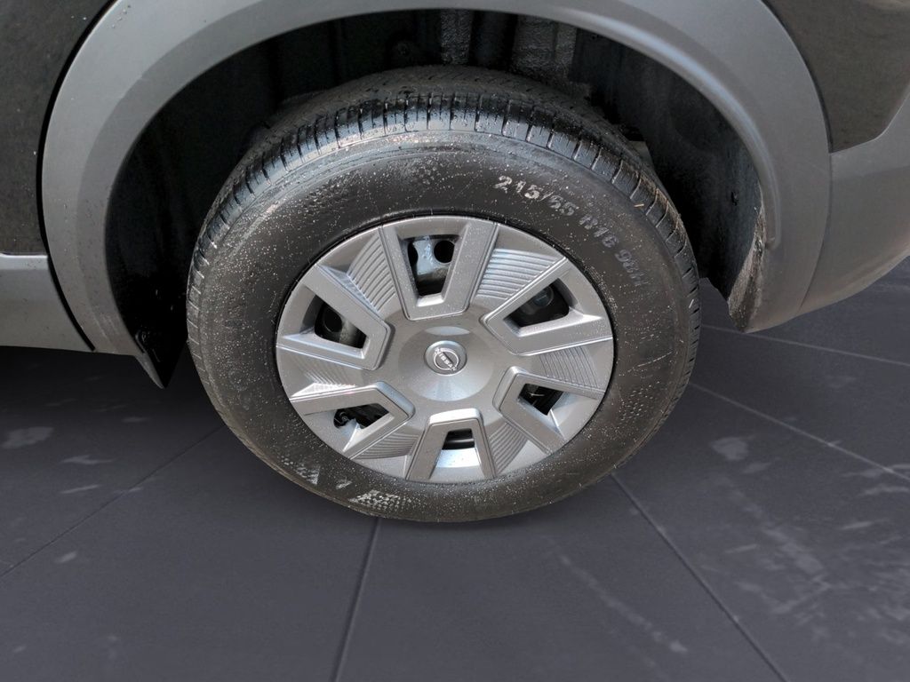 2025 Nissan Kicks S front wheel drive!