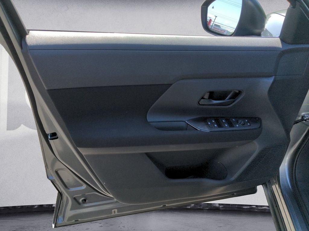 2025 Nissan Kicks S FWD - Demo Special