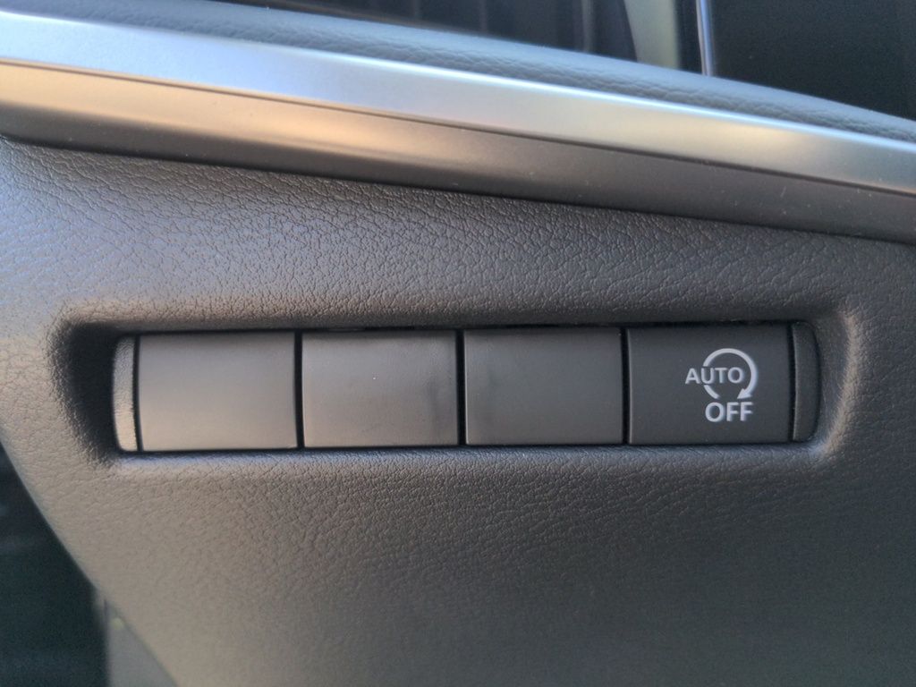 2025 Nissan Kicks S FWD - Demo Special