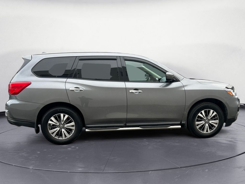 Nissan Pathfinder S 2019