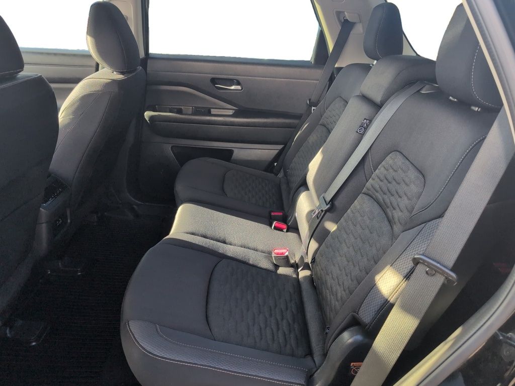 2022 Nissan Pathfinder S AWD - 8 Passenger, Heated Seats, Hitch