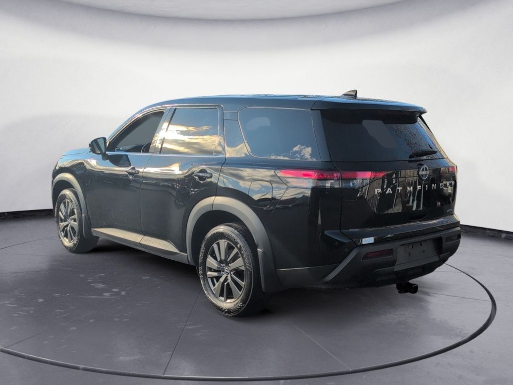 2022 Nissan Pathfinder S AWD - 8 Passenger, Heated Seats, Hitch