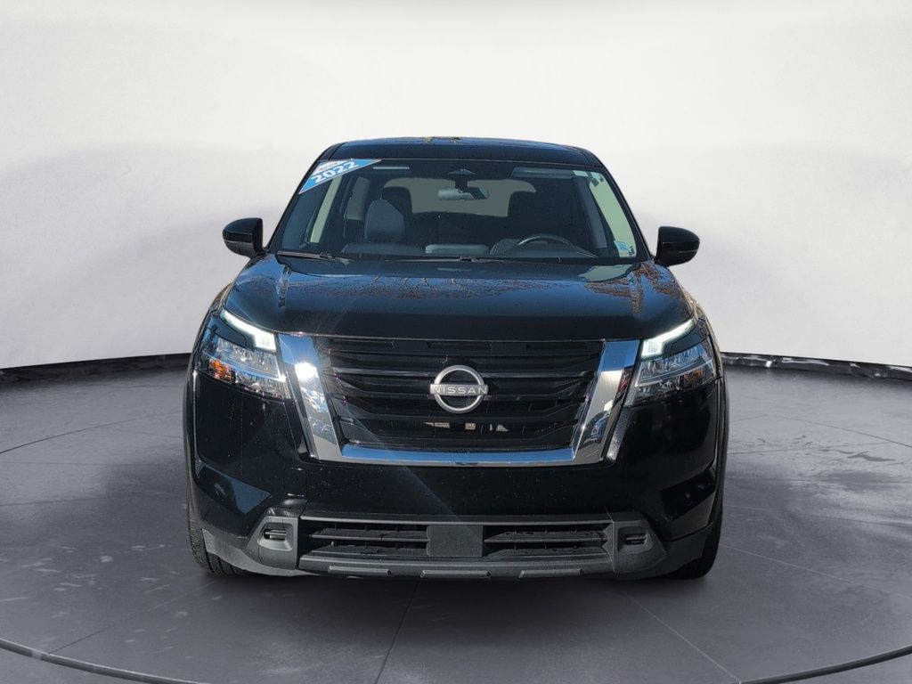 2022 Nissan Pathfinder S AWD - 8 Passenger, Heated Seats, Hitch