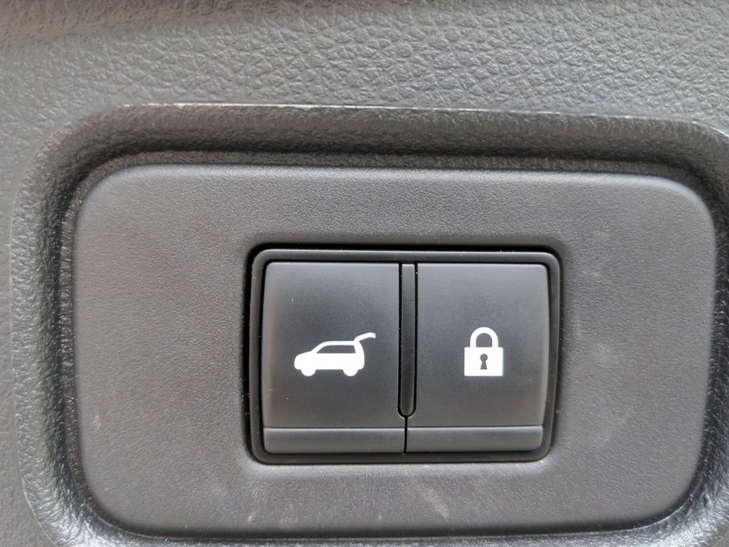 2024 Nissan Pathfinder SV AWD LOW KMS