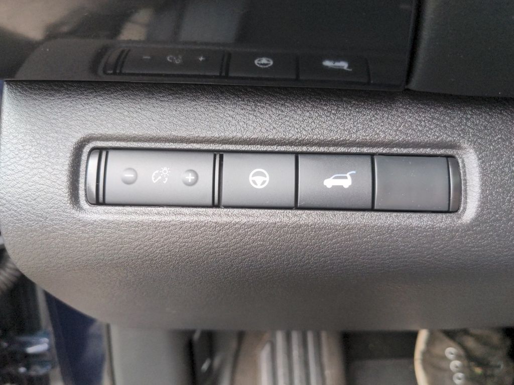2024 Nissan Pathfinder SV AWD LOW KMS