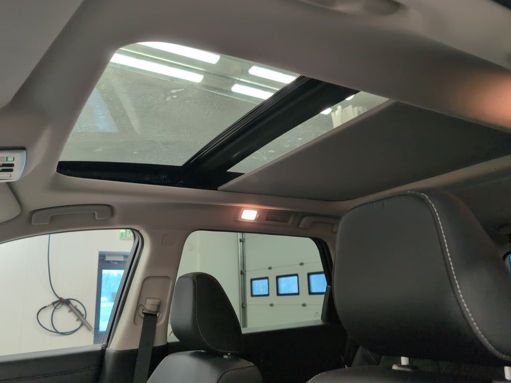 2024 Nissan Pathfinder SV AWD 8 Passenger!