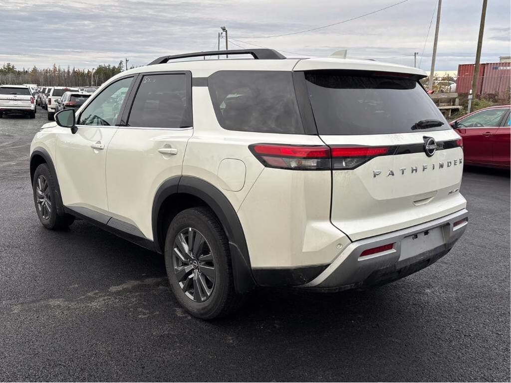 2024 Nissan Pathfinder SV AWD 8 Passenger!