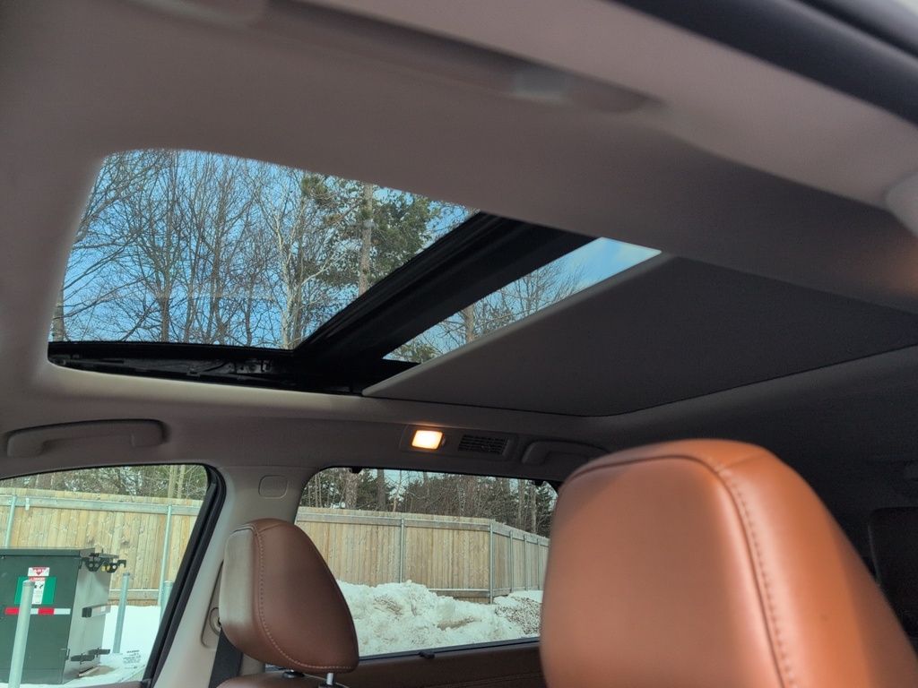 2024 Nissan Pathfinder PLATINUM AWD! Brown Leather Interior !