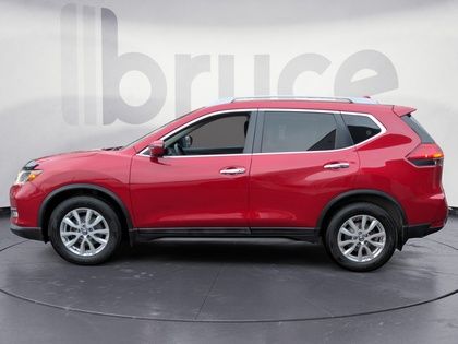 2017 Nissan Rogue SV FWD LOW LOW KMS!