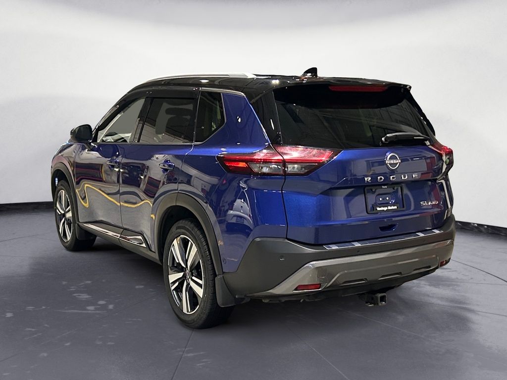 2023 Nissan Rogue SL LOW KMS!!
