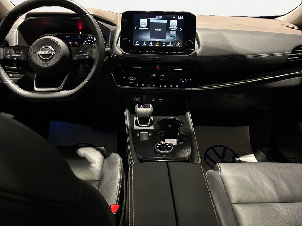 2023 Nissan Rogue SL LOW KMS!!