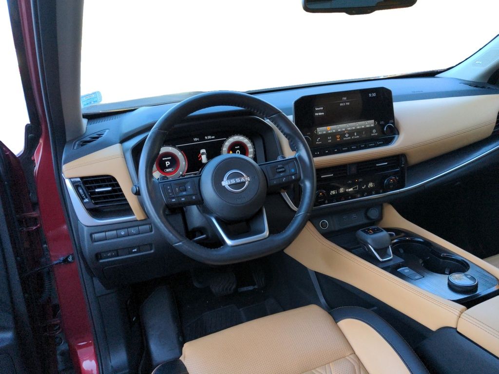 2023 Nissan Rogue Platinum ! AWD ! Leather heated and cooled!