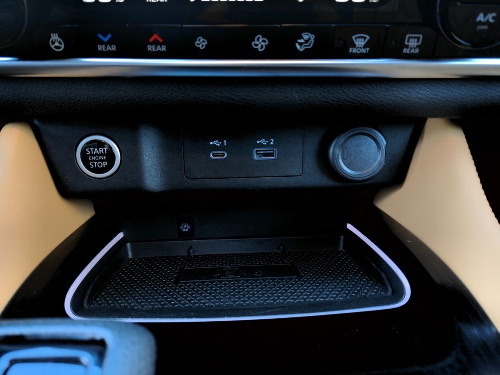 2023 Nissan Rogue Platinum ! AWD ! Leather heated and cooled!