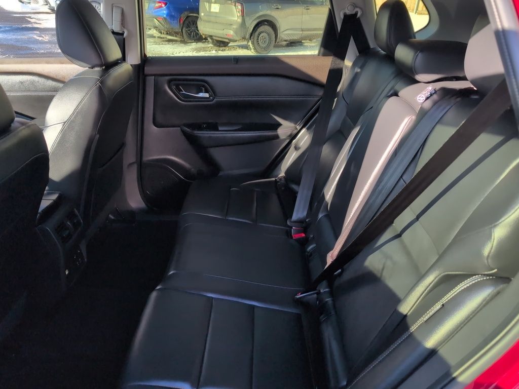 2023 Nissan Rogue SL AWD ! LOW KMS!