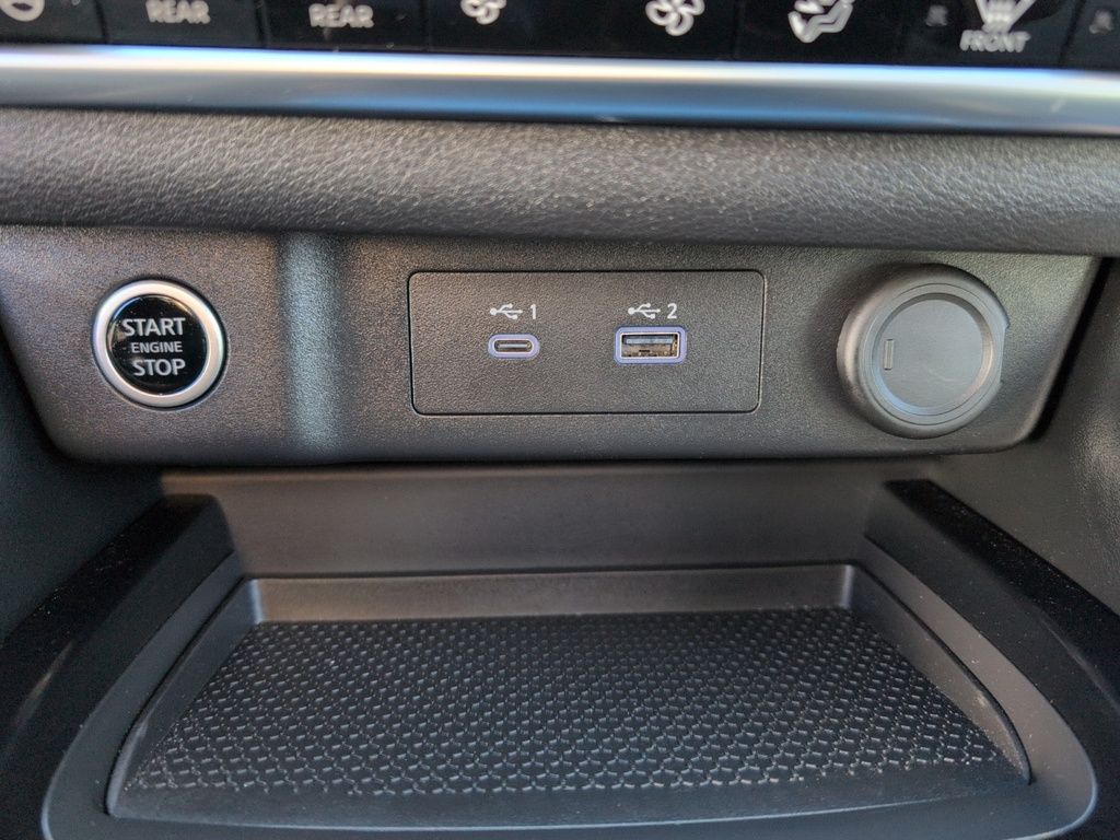 2023 Nissan Rogue SL AWD ! LOW KMS!