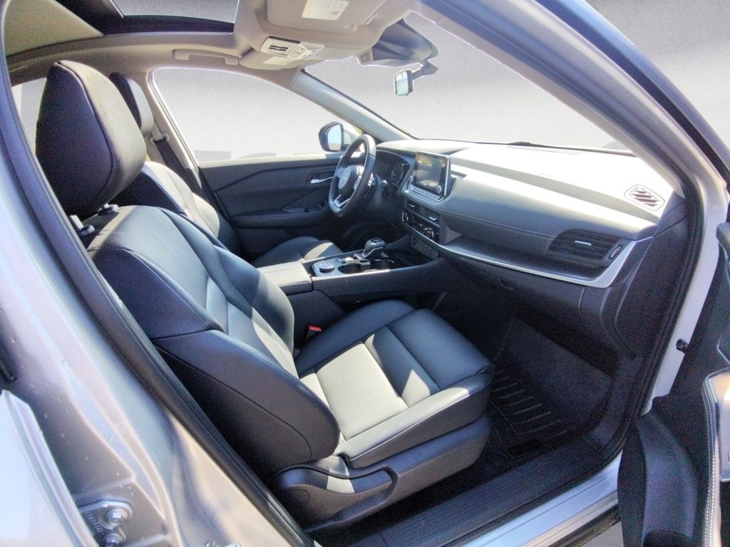 2024 Nissan Rogue SV MOONROOF