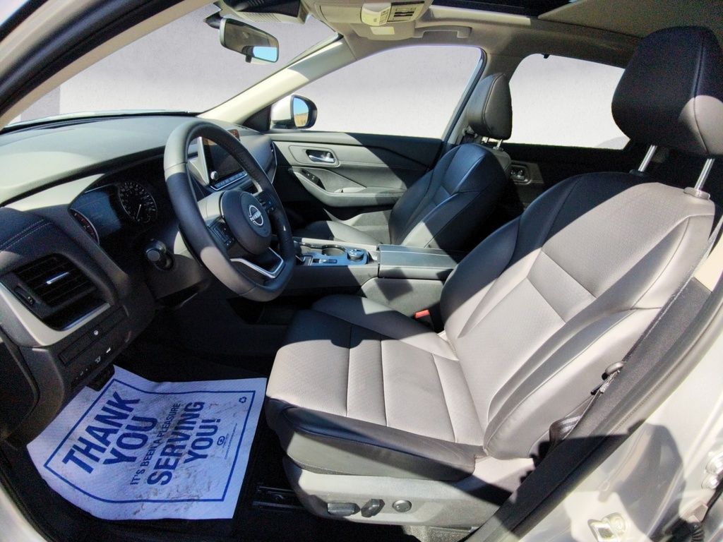 2024 Nissan Rogue SV MOONROOF