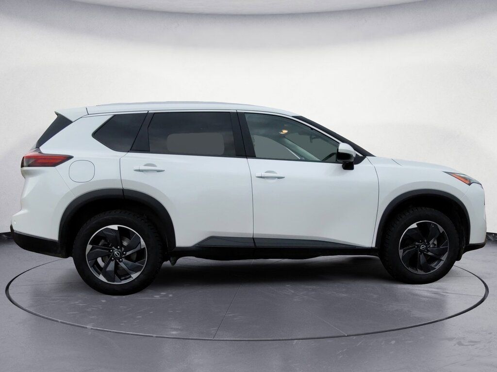 2024 Nissan Rogue SV MOONROOF