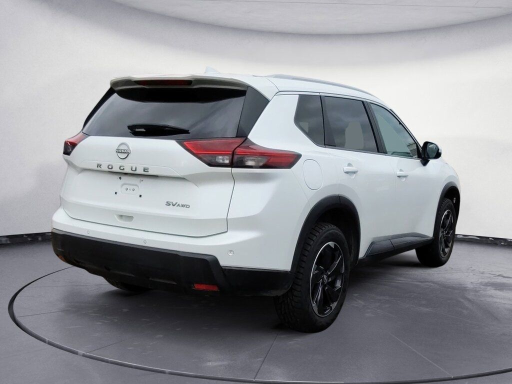 2024 Nissan Rogue SV MOONROOF