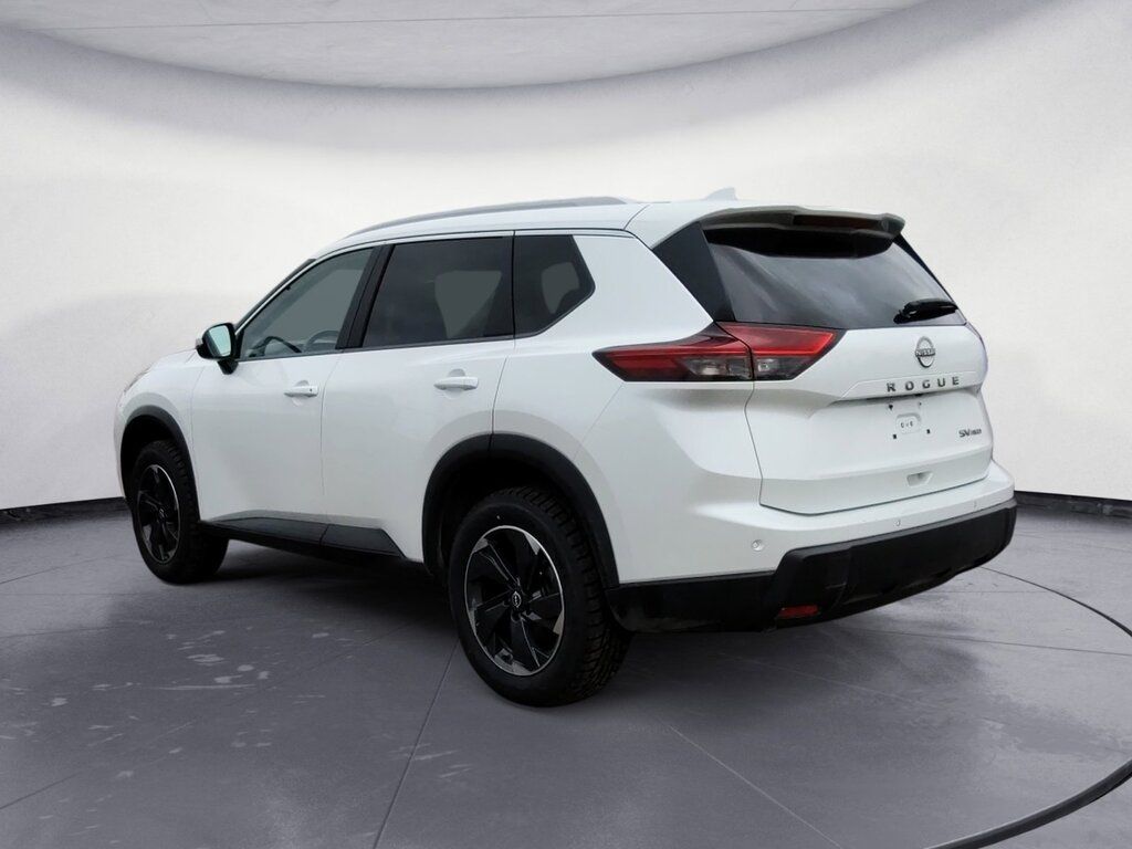 2024 Nissan Rogue SV MOONROOF