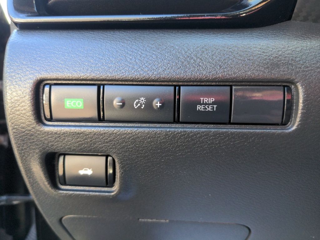 2021 Nissan Sentra SV LOW KMS