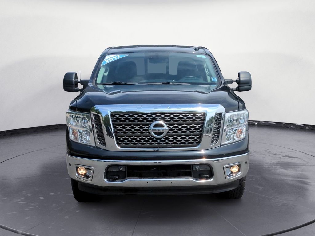 2017 Nissan Titan SV Crew Cab 4x4 -Fresh Trade