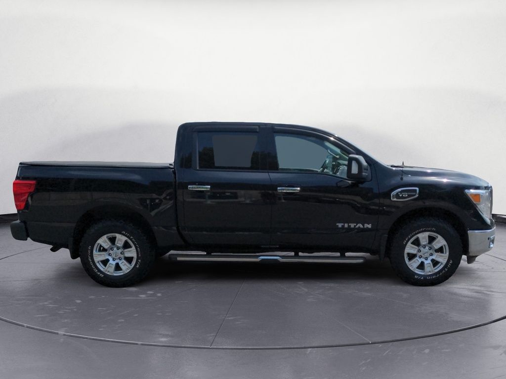 2017 Nissan Titan SV Crew Cab 4x4 -Fresh Trade