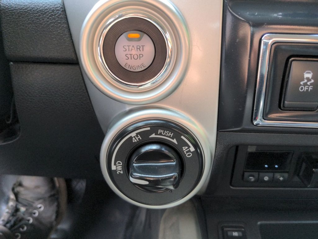 2017 Nissan Titan SV Crew Cab 4x4 -Fresh Trade