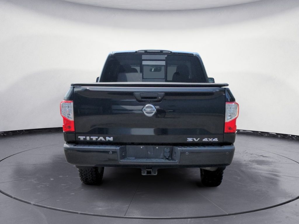 2017 Nissan Titan SV Crew Cab 4x4 -Fresh Trade