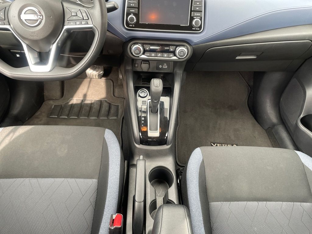 Nissan Versa SV 2024