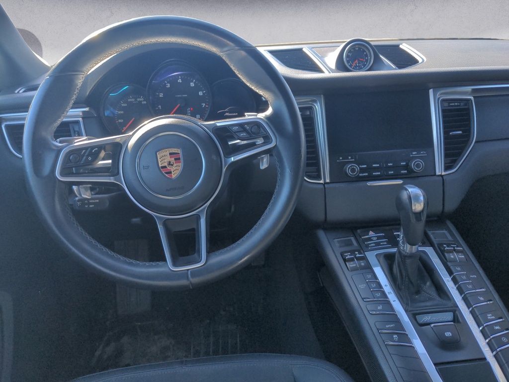 2018 Porsche Macan BASE