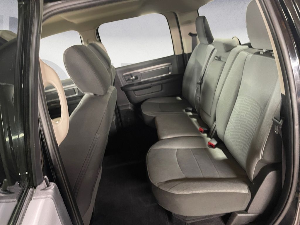 Ram 1500 Classic SLT, HEMI, BACK UP CAMERA, A/C 2022