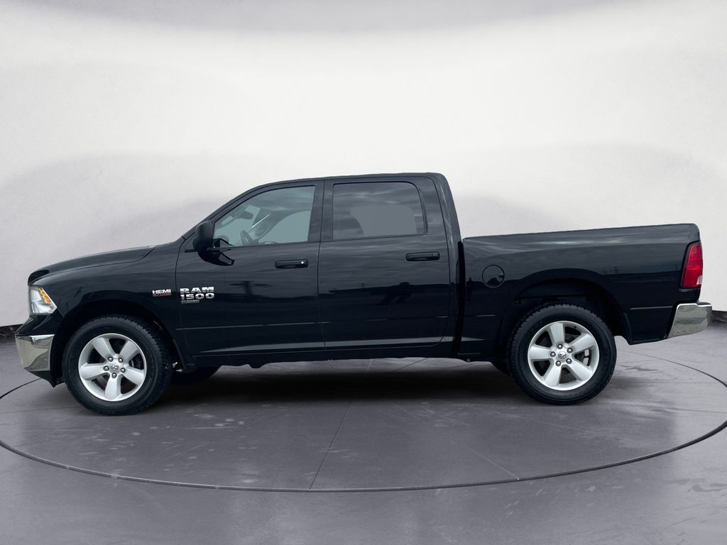 Ram 1500 Classic SLT, 5.7L HEMI, AUTO HEADLIGHTS, BACK UP CAMERA 2023