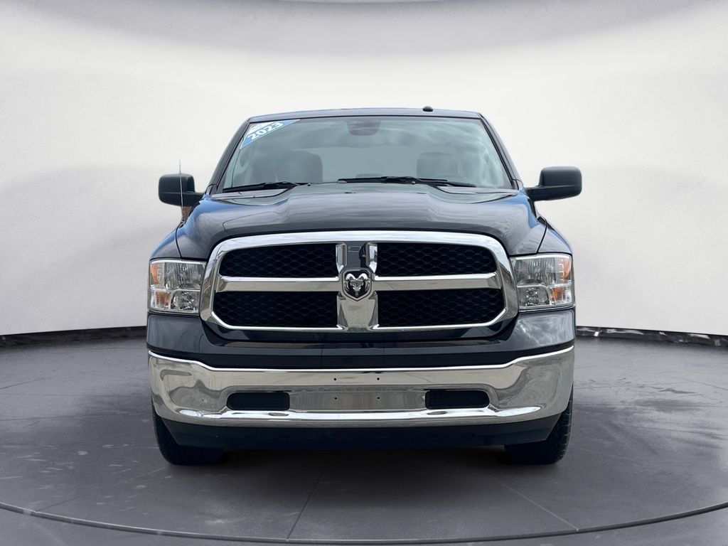 Ram 1500 Classic SLT, 5.7L HEMI, AUTO HEADLIGHTS, BACK UP CAMERA 2023