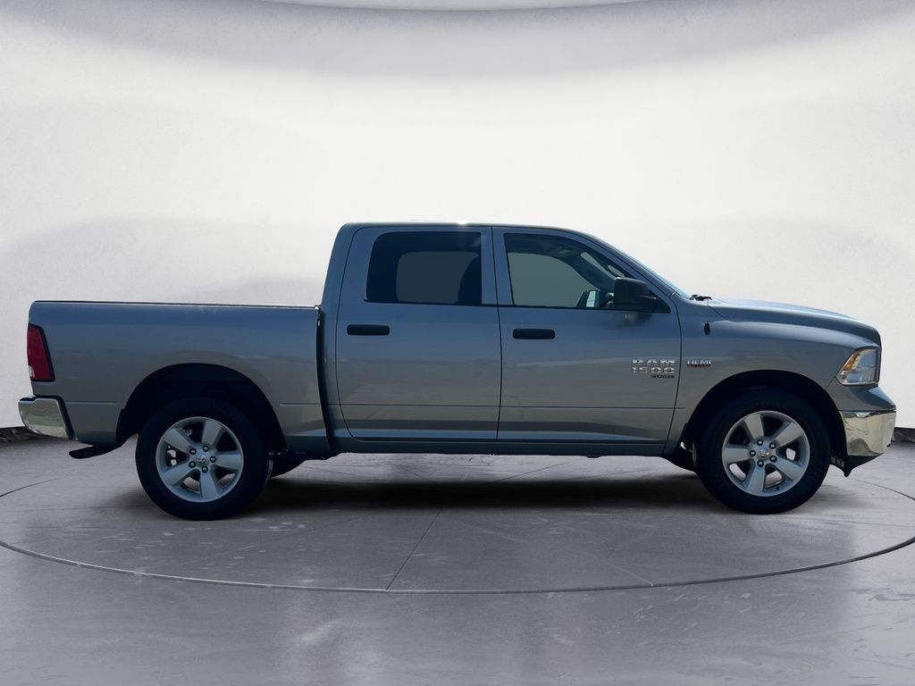 Ram 1500 Classic SLT 2023