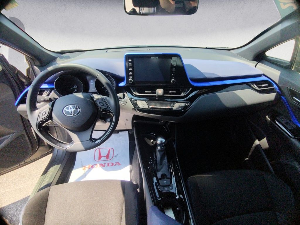 2022 Toyota C-HR XLE PREMIUM