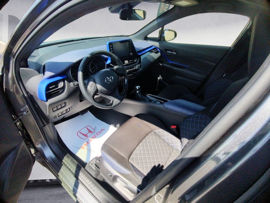 2022 Toyota C-HR XLE PREMIUM