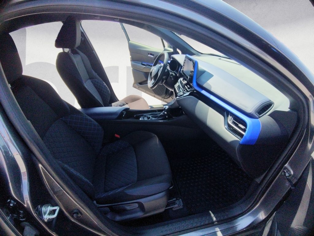 2022 Toyota C-HR XLE PREMIUM