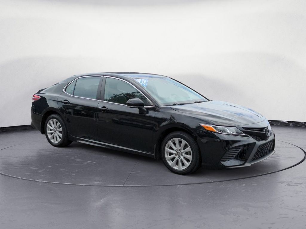 Toyota Camry SE LOW KMS! 2020